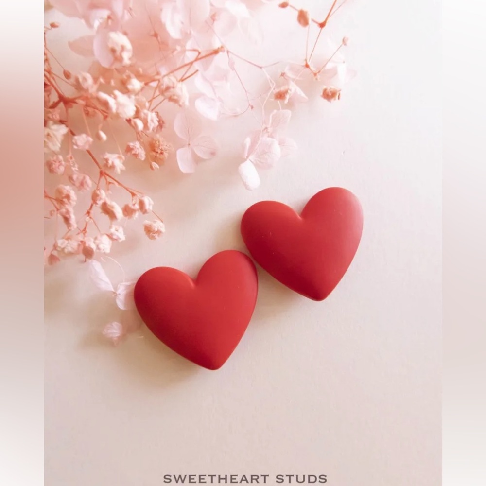 5/$25 NWT Boutique Retro Valentine’s Heart Statement Stud Earrings Red | Love